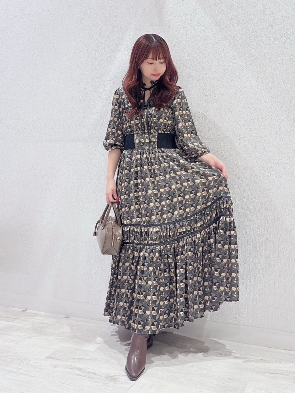 Vinのレトロパターンロングスリーブフレアワンピースを使ったコーディネートを紹介します。｜Rakuten Fashion(楽天ファッション／旧楽天ブランドアベニュー)6259662