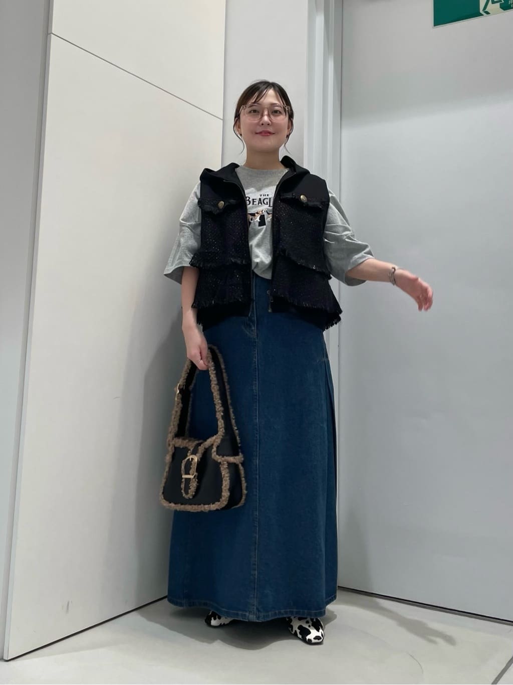 Vinの刺繍Tシャツを使ったコーディネートを紹介します。｜Rakuten Fashion(楽天ファッション／旧楽天ブランドアベニュー)6259748