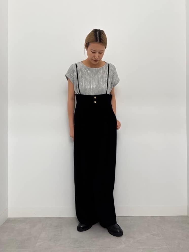 Vinの箔プリーツトップスを使ったコーディネートを紹介します。｜Rakuten Fashion(楽天ファッション／旧楽天ブランドアベニュー)6260710