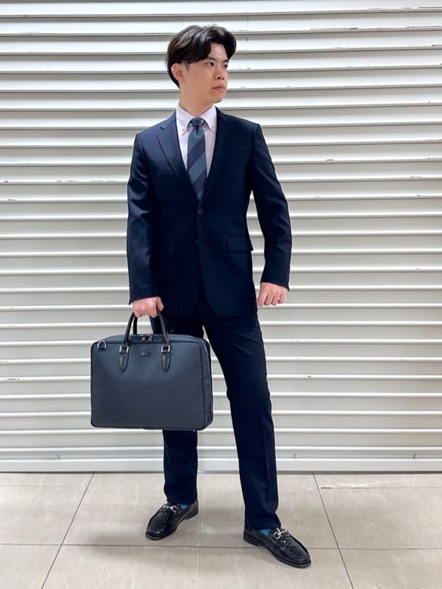 TAKEO KIKUCHIのシャドーオルタネートストライプ スーツを使ったコーディネートを紹介します。｜Rakuten Fashion(楽天ファッション／旧楽天ブランドアベニュー)6261276