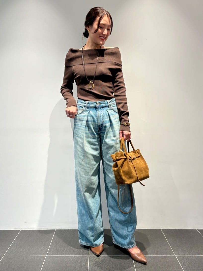 1er Arrondissementのオフショルダープルオーバーを使ったコーディネートを紹介します。｜Rakuten Fashion(楽天ファッション／旧楽天ブランドアベニュー)6261645