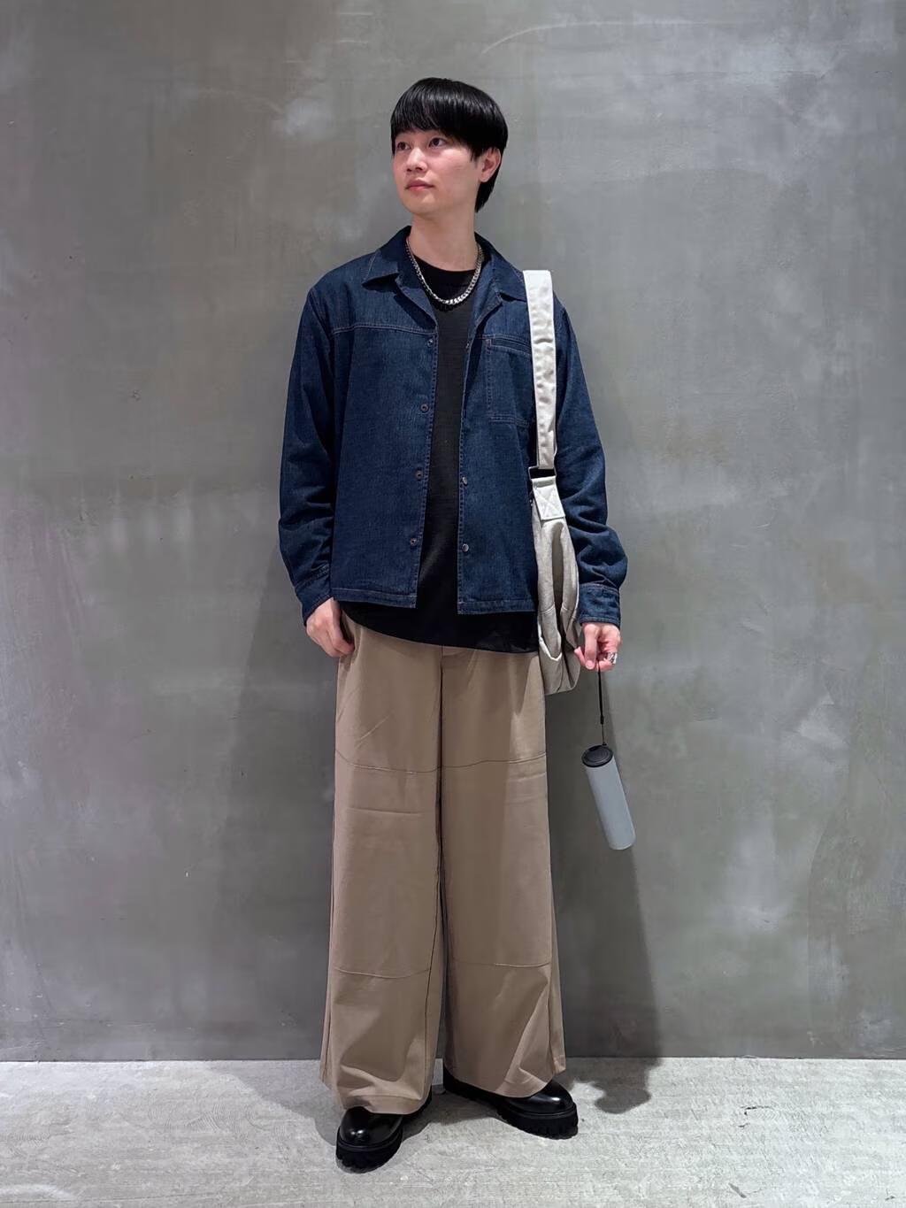 LAKOLEのデニムショートオープンカラーシャツを使ったコーディネートを紹介します。｜Rakuten Fashion(楽天ファッション／旧楽天ブランドアベニュー)6266457