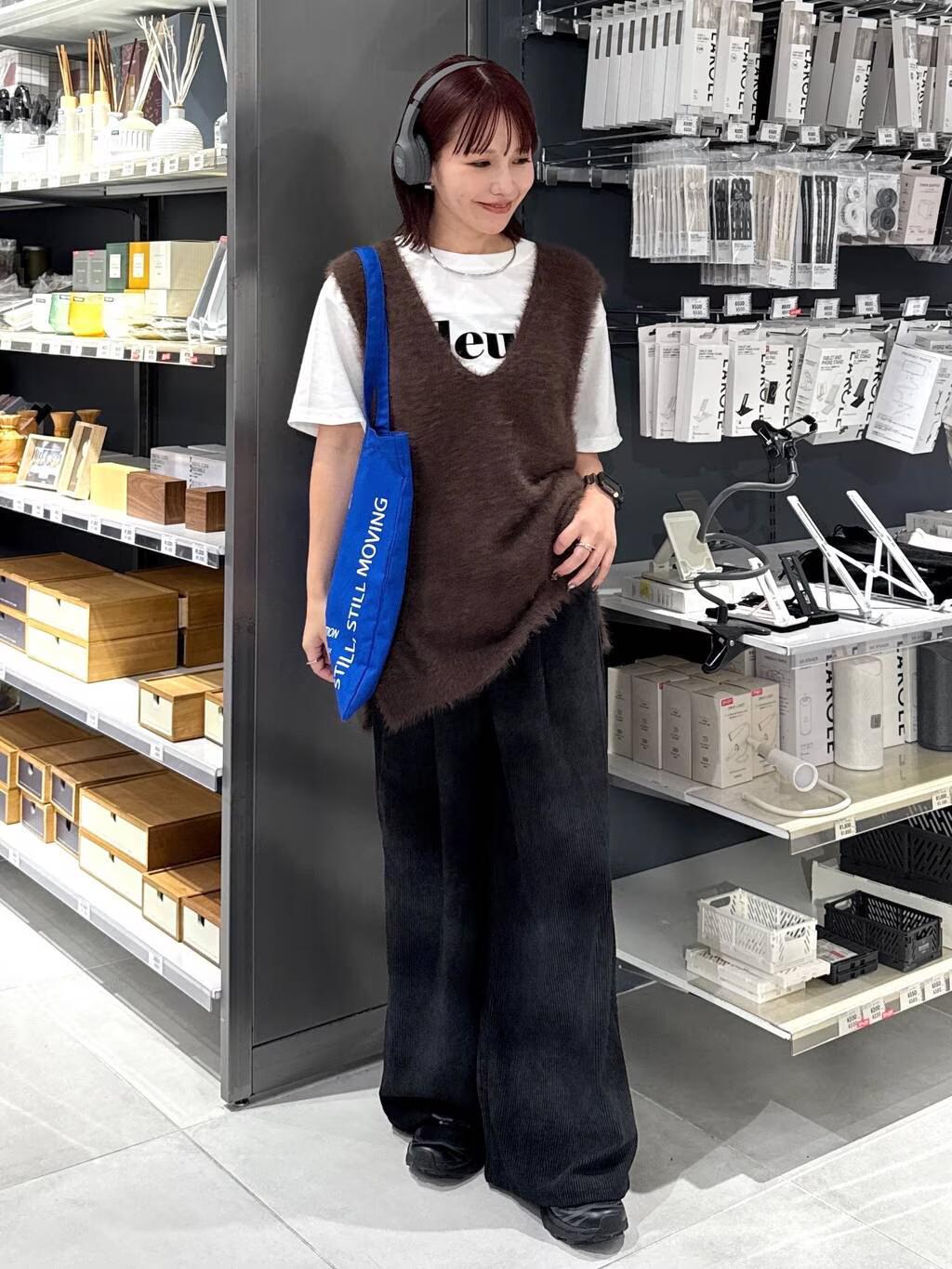 LAKOLEのシャギーニットベストを使ったコーディネートを紹介します。｜Rakuten Fashion(楽天ファッション／旧楽天ブランドアベニュー)6266212