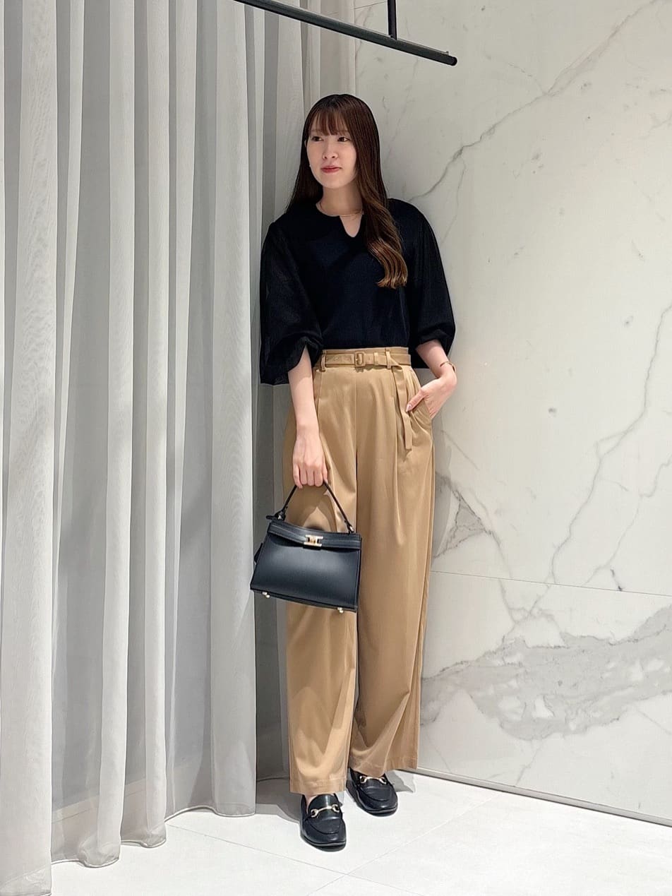 allurevilleのフィブリルタックパンツを使ったコーディネートを紹介します。｜Rakuten Fashion(楽天ファッション／旧楽天ブランドアベニュー)6268807