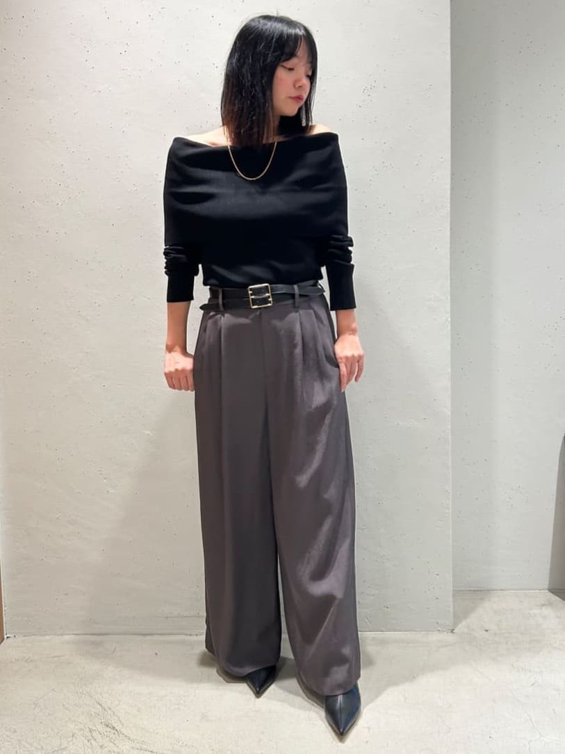 1er Arrondissementのオフショルダープルオーバーを使ったコーディネートを紹介します。｜Rakuten Fashion(楽天ファッション／旧楽天ブランドアベニュー)6268919