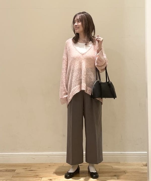BEAMS HEARTのシアー Vネック ニットを使ったコーディネートを紹介します。｜Rakuten Fashion(楽天ファッション／旧楽天ブランドアベニュー)6270653