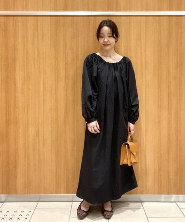 BEAMS HEARTの2WAY ギャザー ワンピースを使ったコーディネートを紹介します。｜Rakuten Fashion(楽天ファッション／旧楽天ブランドアベニュー)6270858