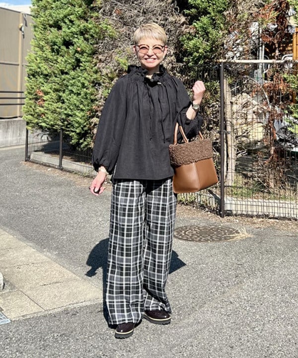 BEAMS HEARTの襟 フリル ギャザー ブラウスを使ったコーディネートを紹介します。｜Rakuten Fashion(楽天ファッション／旧楽天ブランドアベニュー)6271196