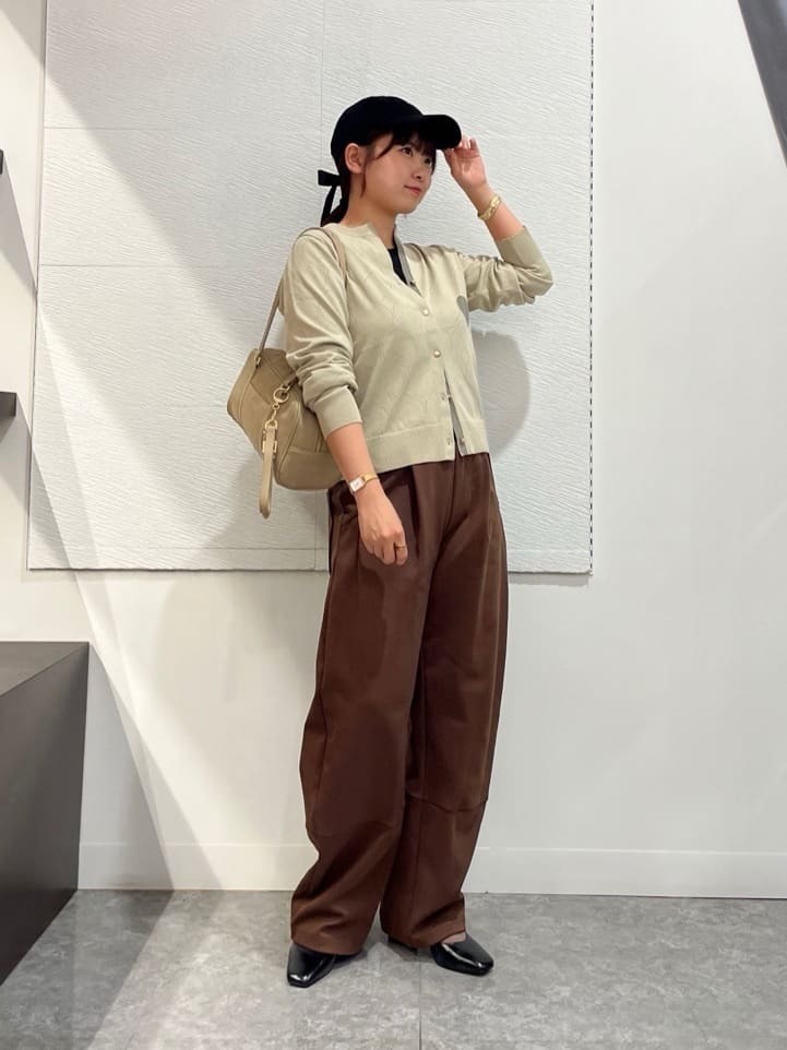 Vinのウォッシャブルラメラインシアーニットを使ったコーディネートを紹介します。｜Rakuten Fashion(楽天ファッション／旧楽天ブランドアベニュー)6272095