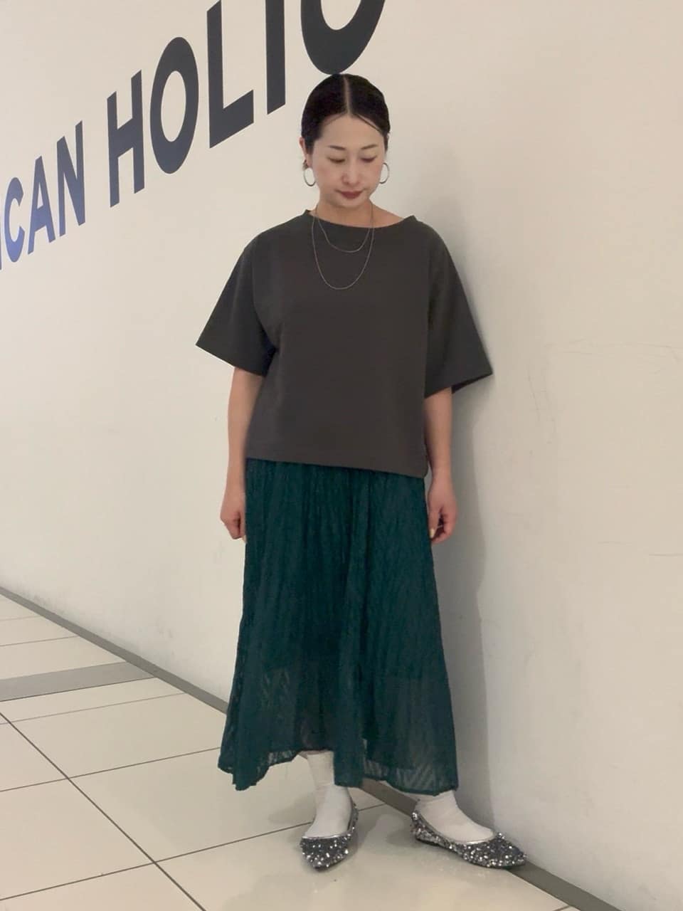 AMERICAN HOLICの2WAYオフショルスウェット半袖プルオーバーを使ったコーディネートを紹介します。｜Rakuten Fashion(楽天ファッション／旧楽天ブランドアベニュー)6272200