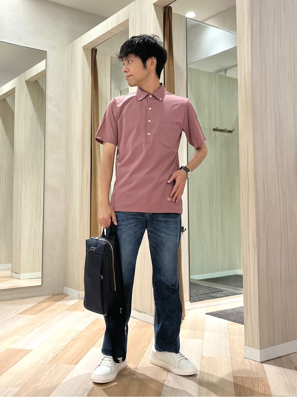 TAKEO KIKUCHIの【モンスターストレッチ】日本製 ウォッシュド デニムパンツを使ったコーディネートを紹介します。｜Rakuten Fashion(楽天ファッション／旧楽天ブランドアベニュー)6272838