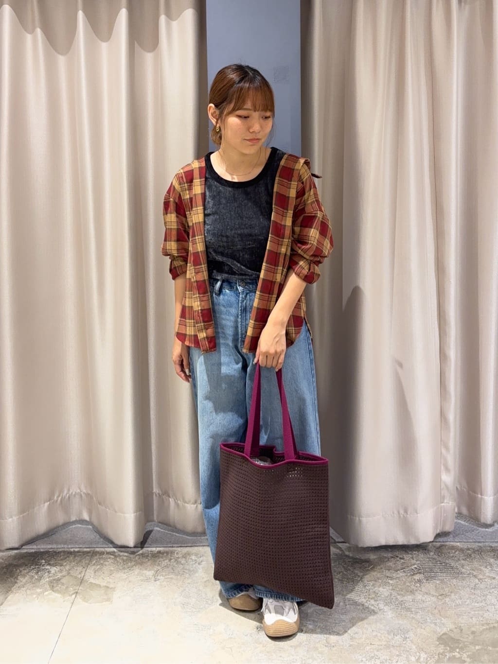 AMERICAN HOLICの配色ベロアタンクトップを使ったコーディネートを紹介します。｜Rakuten Fashion(楽天ファッション／旧楽天ブランドアベニュー)6272904