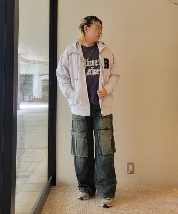 BEAMS HEARTのレタードワッペン ジップ パーカーを使ったコーディネートを紹介します。｜Rakuten Fashion(楽天ファッション／旧楽天ブランドアベニュー)6274889