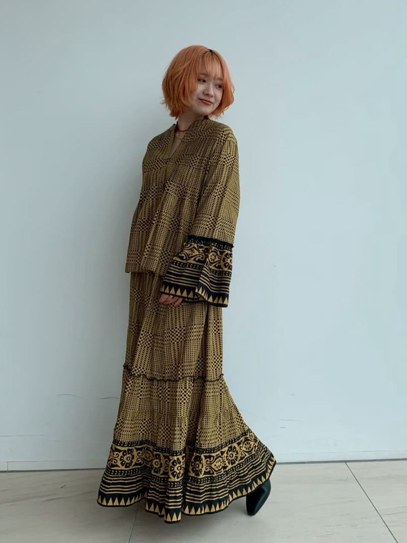 Vinのエスニック調コットンフレアスカートを使ったコーディネートを紹介します。｜Rakuten Fashion(楽天ファッション／旧楽天ブランドアベニュー)6276039