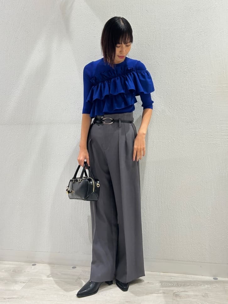 Vinのフリルビスチェリブニットトップスを使ったコーディネートを紹介します。｜Rakuten Fashion(楽天ファッション／旧楽天ブランドアベニュー)6276293