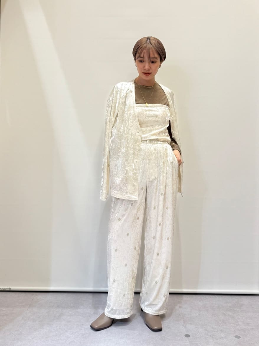 Vinのシャーリングジャガードプルオーバーを使ったコーディネートを紹介します。｜Rakuten Fashion(楽天ファッション／旧楽天ブランドアベニュー)6276356