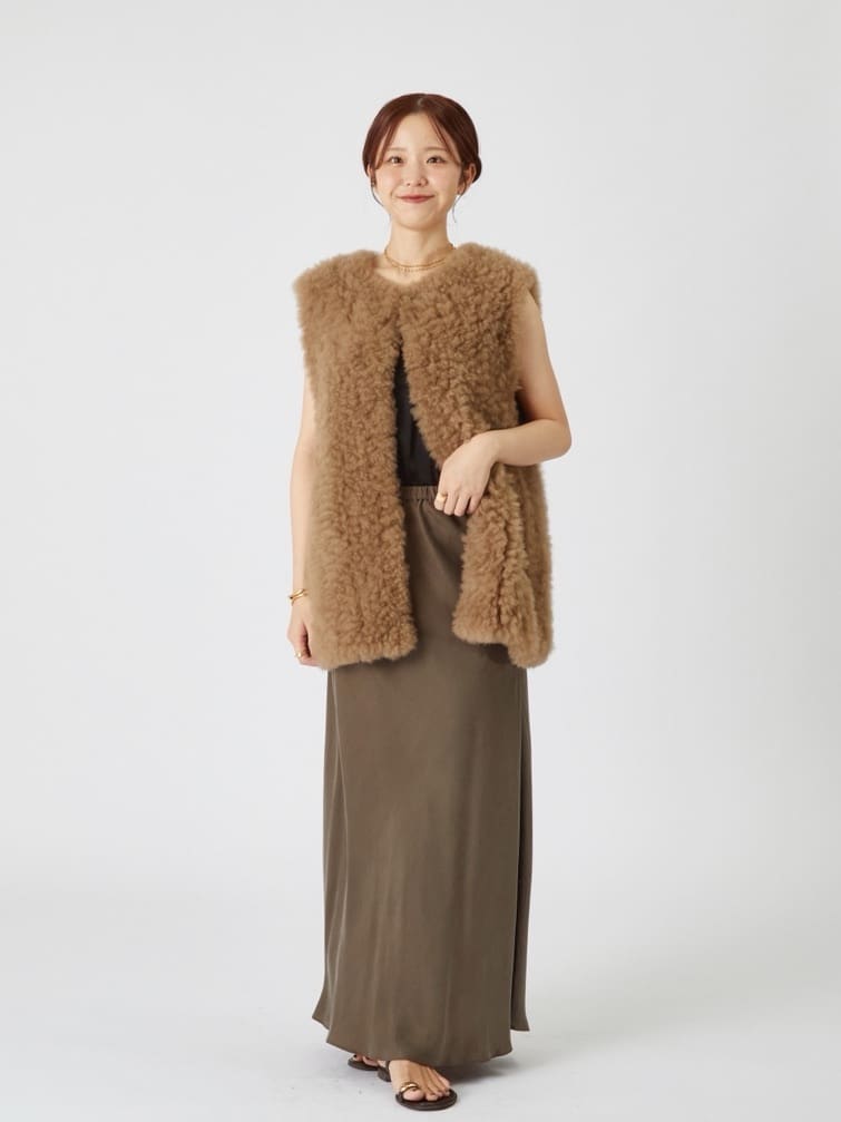 1er Arrondissementのカシミアファーベストを使ったコーディネートを紹介します。｜Rakuten Fashion(楽天ファッション／旧楽天ブランドアベニュー)6276917