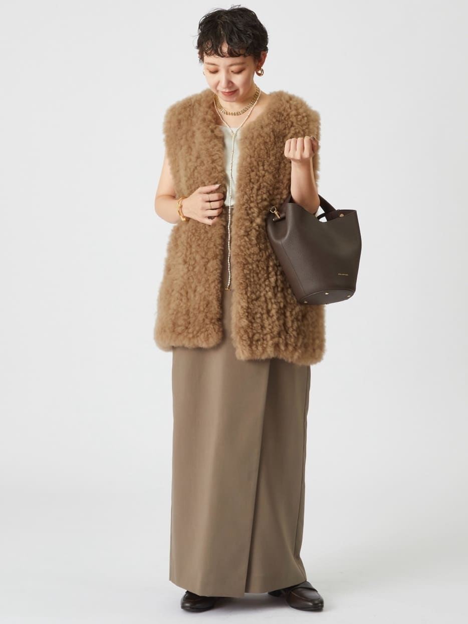 1er Arrondissementのカシミアファーベストを使ったコーディネートを紹介します。｜Rakuten Fashion(楽天ファッション／旧楽天ブランドアベニュー)6276918