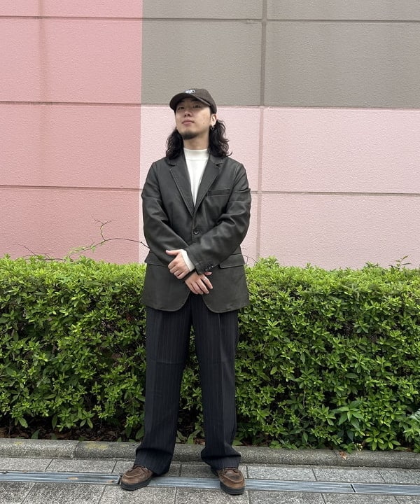 BEAMS HEARTのモックネック ニット 25FWを使ったコーディネートを紹介します。｜Rakuten Fashion(楽天ファッション／旧楽天ブランドアベニュー)6278284