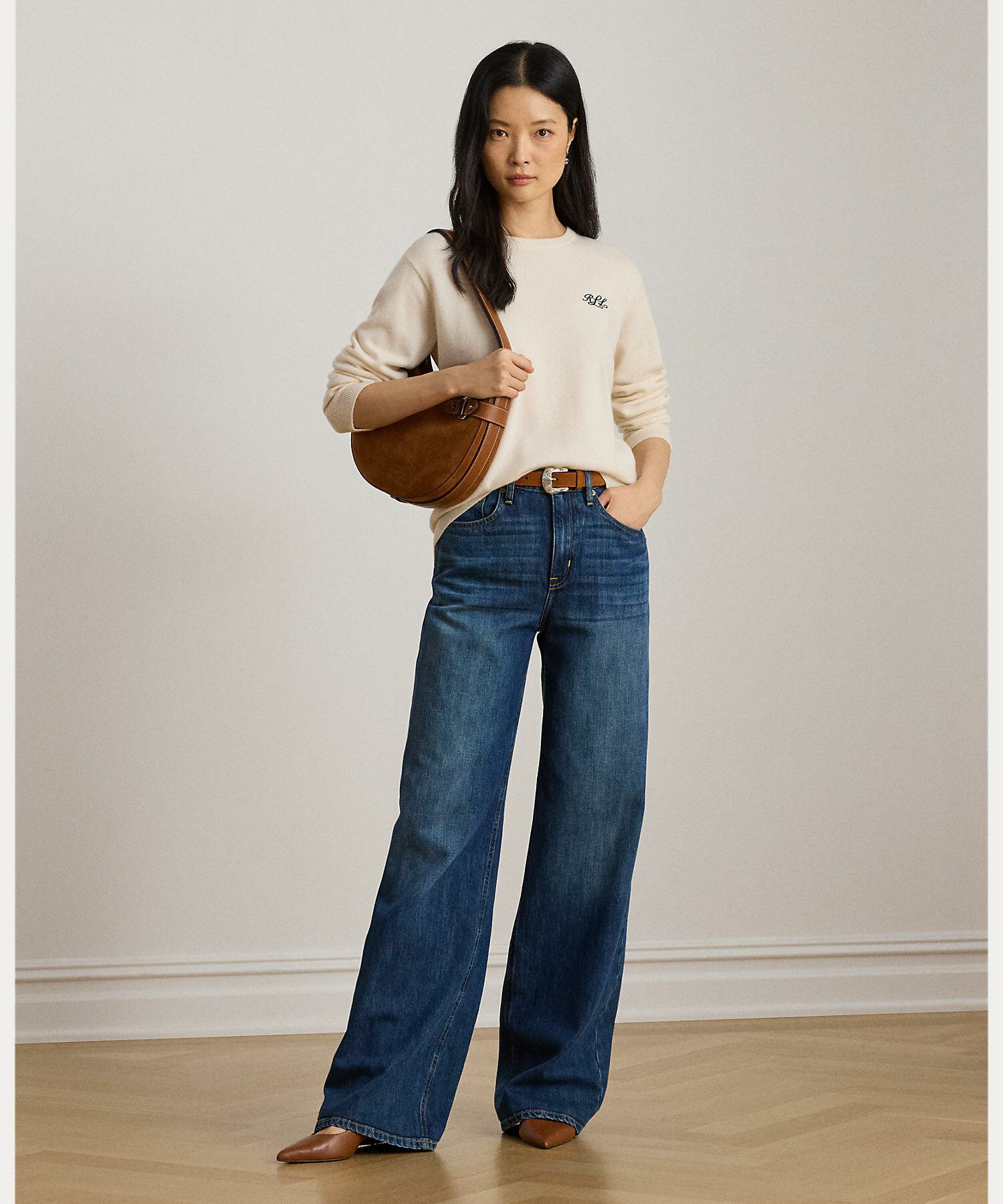 RALPH LAURENのエンブロイダリー カシミヤ クルーネック セーターを使ったコーディネートを紹介します。｜Rakuten Fashion(楽天ファッション／旧楽天ブランドアベニュー)6280772