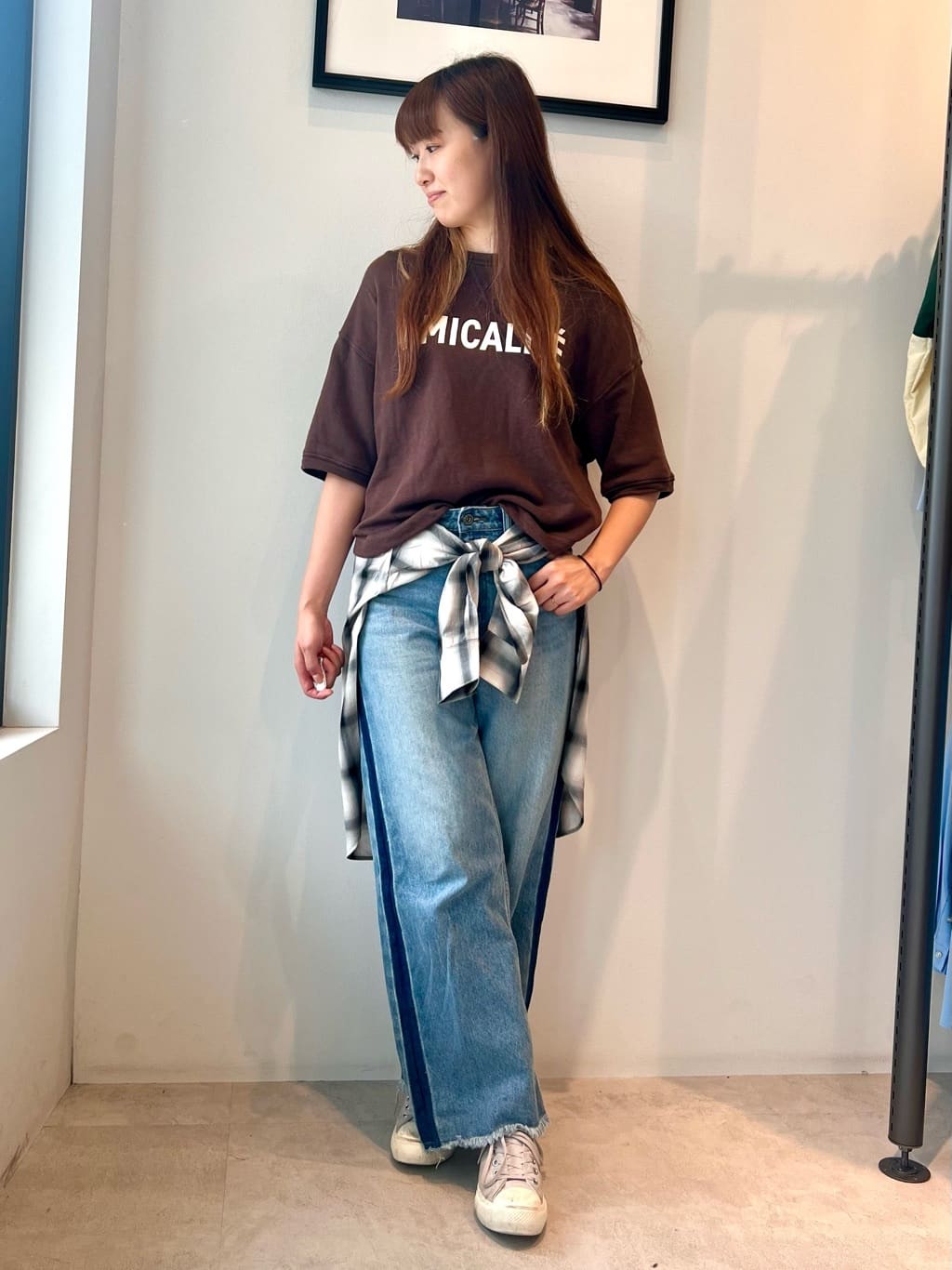 AMERICAN HOLICのサイドラインデニムを使ったコーディネートを紹介します。｜Rakuten Fashion(楽天ファッション／旧楽天ブランドアベニュー)6281901