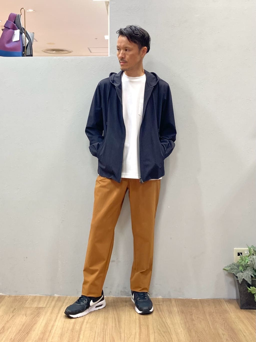 TAKEO KIKUCHIの【3D ナイロン ストレッチ】ジップアップ フードブルゾンを使ったコーディネートを紹介します。｜Rakuten Fashion(楽天ファッション／旧楽天ブランドアベニュー)6282089