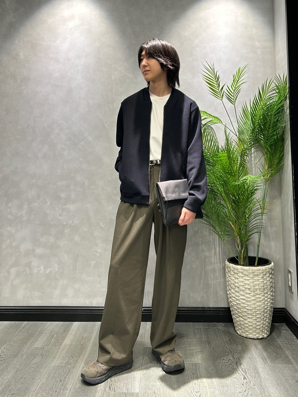 TAKEO KIKUCHIのニットライクジャージ ブルゾンを使ったコーディネートを紹介します。｜Rakuten Fashion(楽天ファッション／旧楽天ブランドアベニュー)6282096
