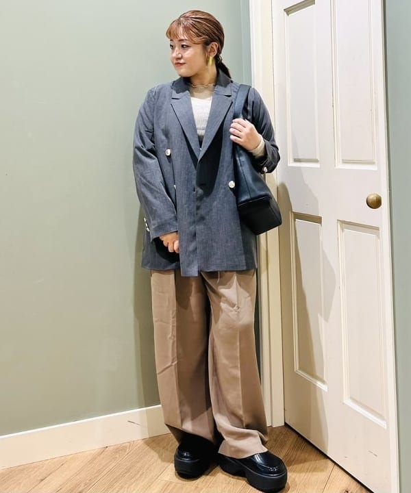 BEAMS HEARTの金ボタン ダブルジャケットを使ったコーディネートを紹介します。｜Rakuten Fashion(楽天ファッション／旧楽天ブランドアベニュー)6285774