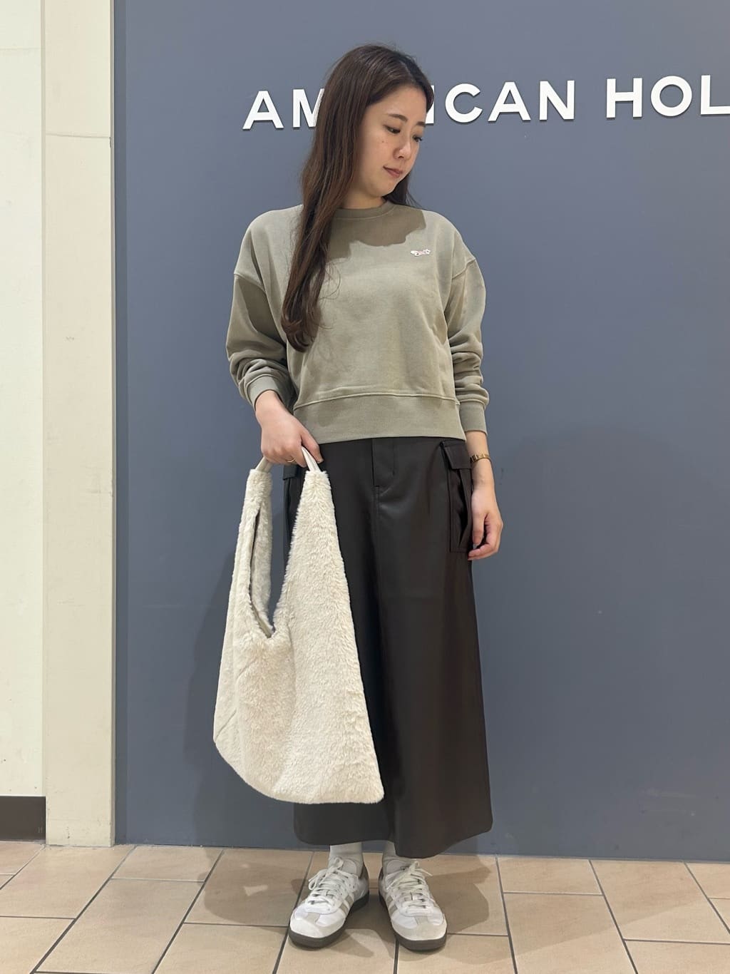AMERICAN HOLICのフェイクファーバッグを使ったコーディネートを紹介します。｜Rakuten Fashion(楽天ファッション／旧楽天ブランドアベニュー)6285961
