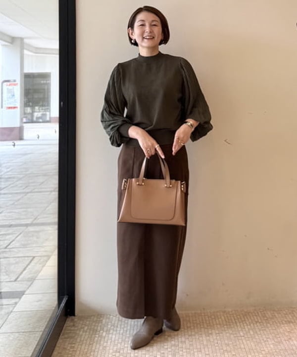 BEAMS HEARTの袖ケシプリーツ プルオーバー 25AW レディース ニット 長袖 切り替えデザイン きれいめ オンオフ兼用 通勤 オフィスを使ったコーディネートを紹介します。｜Rakuten Fashion(楽天ファッション／旧楽天ブランドアベニュー)6286657