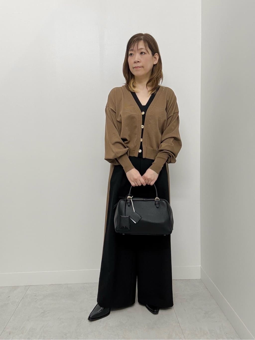 Vinのジゴスリーブ配色カーディガンを使ったコーディネートを紹介します。｜Rakuten Fashion(楽天ファッション／旧楽天ブランドアベニュー)6286958