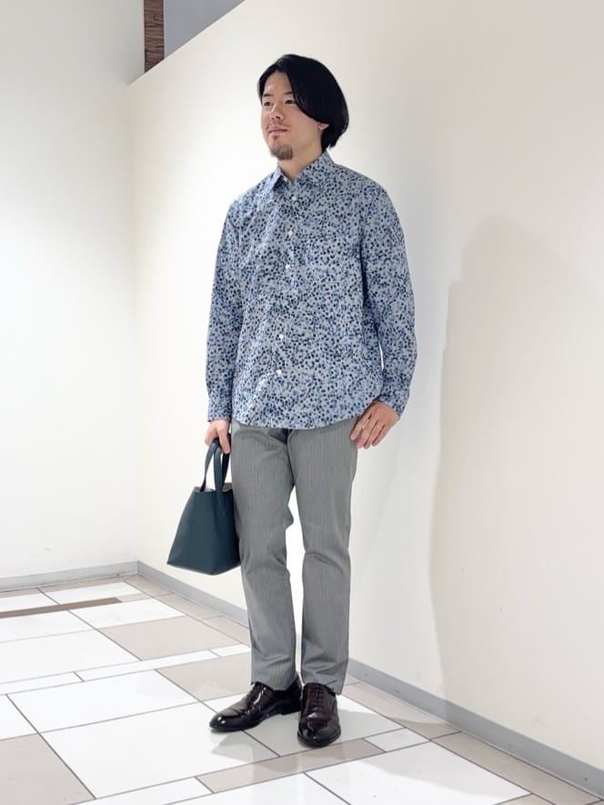 TAKEO KIKUCHIの【Sサイズ~】ストライプ小花 長袖シャツを使ったコーディネートを紹介します。｜Rakuten Fashion(楽天ファッション／旧楽天ブランドアベニュー)6288365