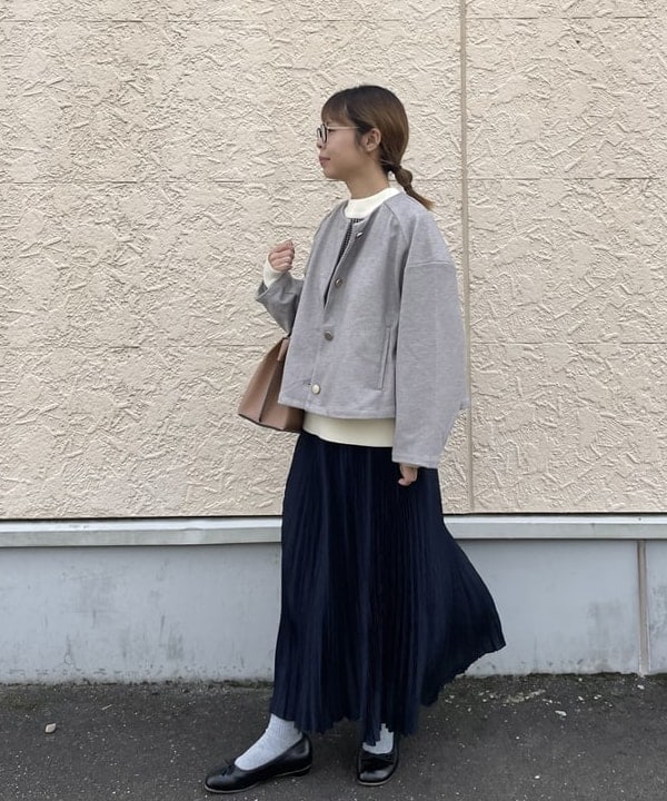 BEAMS HEARTのカット ツイル ノーカラー ジャケットを使ったコーディネートを紹介します。｜Rakuten Fashion(楽天ファッション／旧楽天ブランドアベニュー)6289805