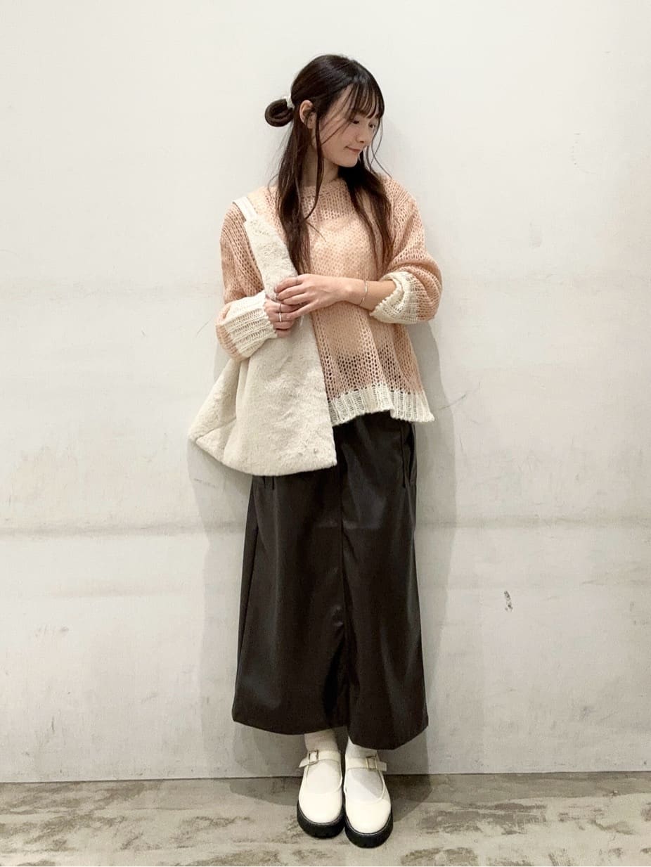 AMERICAN HOLICのモヘアライク配色ニットプルオーバーを使ったコーディネートを紹介します。｜Rakuten Fashion(楽天ファッション／旧楽天ブランドアベニュー)6291732