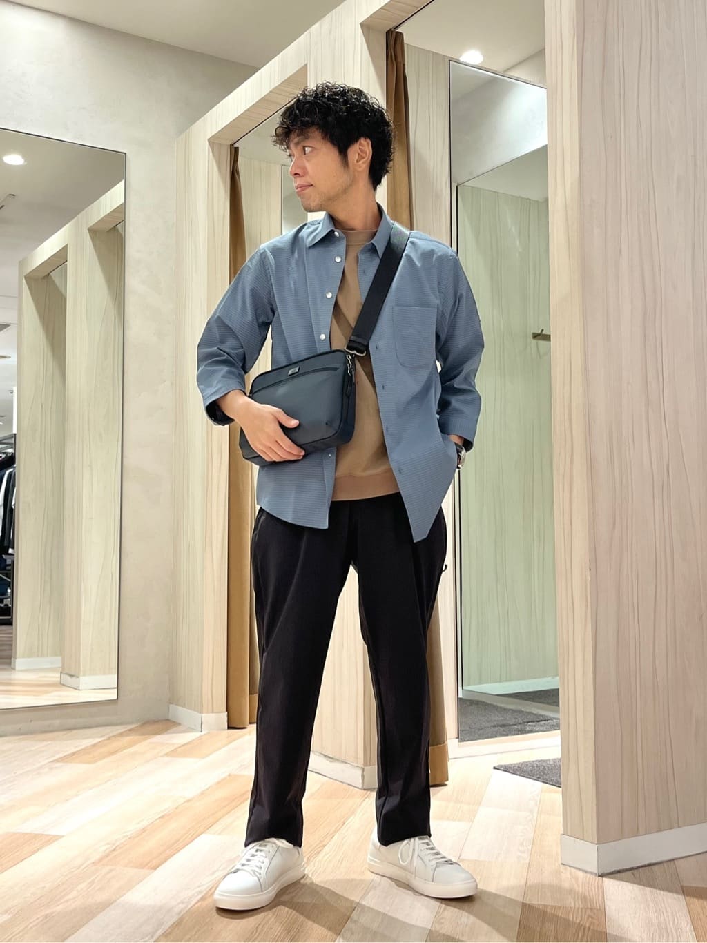 TAKEO KIKUCHIのスマートキャリー3WAYミニショルダーバッグを使ったコーディネートを紹介します。｜Rakuten Fashion(楽天ファッション／旧楽天ブランドアベニュー)6292608