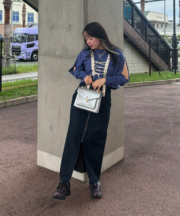 BEAMS OUTLETのOrfeo * maturely / 別注 レースアップ ロングスリーブ カットソーを使ったコーディネートを紹介します。｜Rakuten Fashion(楽天ファッション／旧楽天ブランドアベニュー)6294525