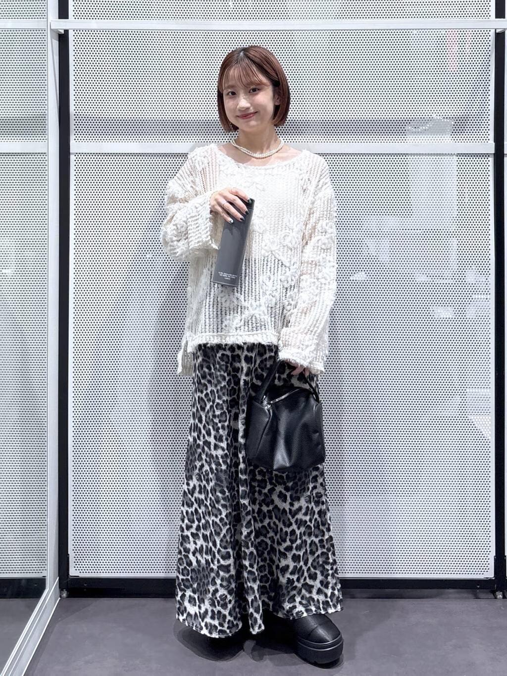 LAKOLEのコード刺繍レース長袖を使ったコーディネートを紹介します。｜Rakuten Fashion(楽天ファッション／旧楽天ブランドアベニュー)6296683