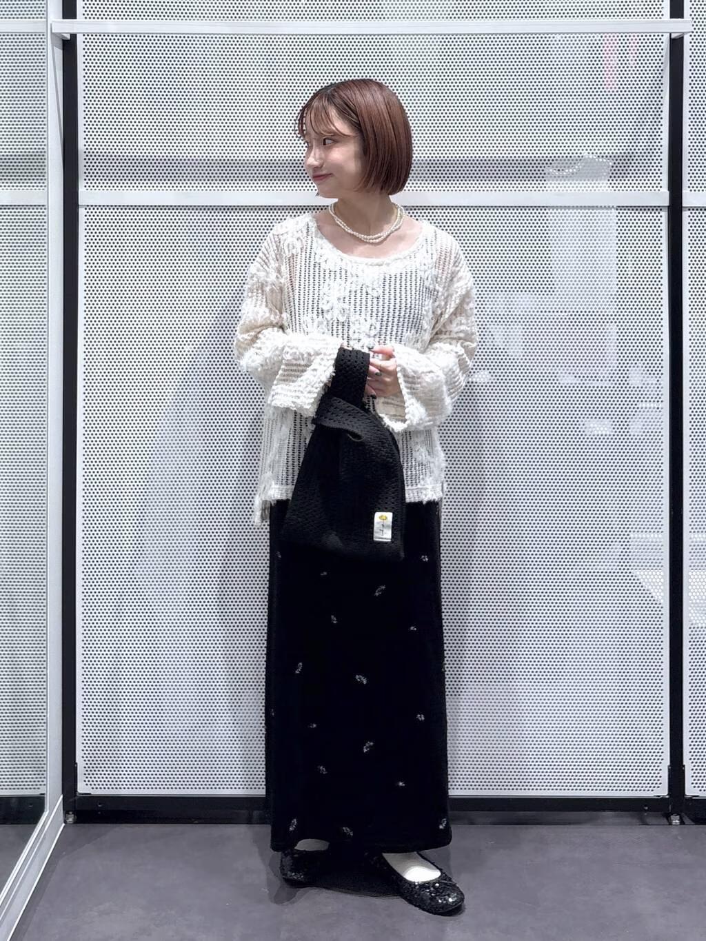 LAKOLEのコード刺繍レース長袖を使ったコーディネートを紹介します。｜Rakuten Fashion(楽天ファッション／旧楽天ブランドアベニュー)6296625