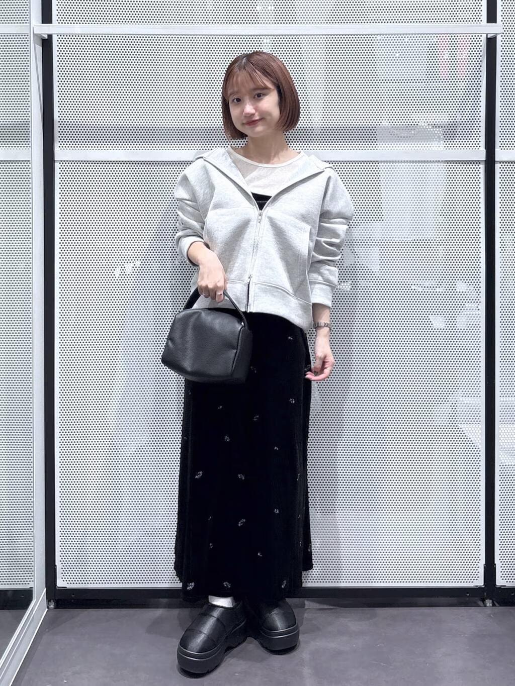 LAKOLEのZIPフーディーを使ったコーディネートを紹介します。｜Rakuten Fashion(楽天ファッション／旧楽天ブランドアベニュー)6296686