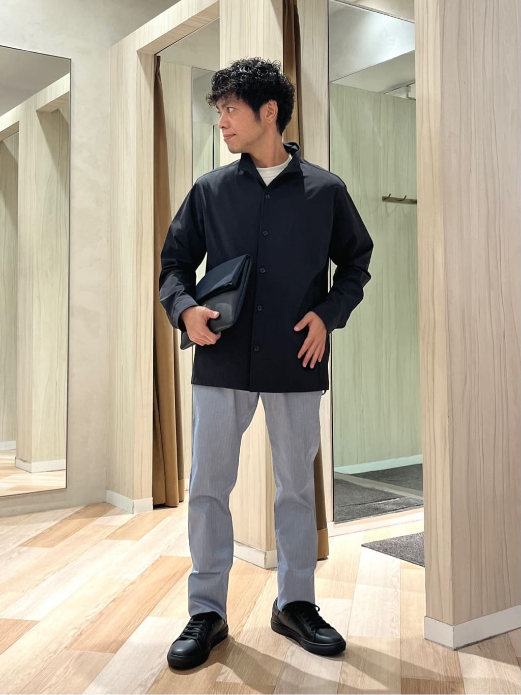 TAKEO KIKUCHIの【3D ナイロン ストレッチ】スタンドカラー シャツブルゾンを使ったコーディネートを紹介します。｜Rakuten Fashion(楽天ファッション／旧楽天ブランドアベニュー)6296829