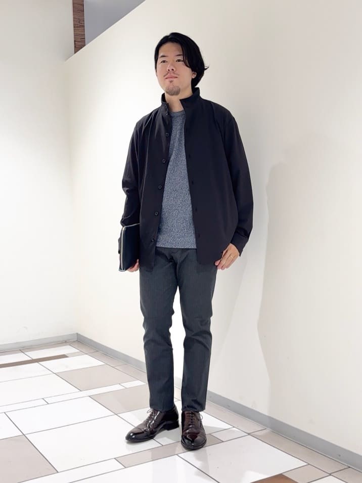 TAKEO KIKUCHIの【3D ナイロン ストレッチ】スタンドカラー シャツブルゾンを使ったコーディネートを紹介します。｜Rakuten Fashion(楽天ファッション／旧楽天ブランドアベニュー)6296916