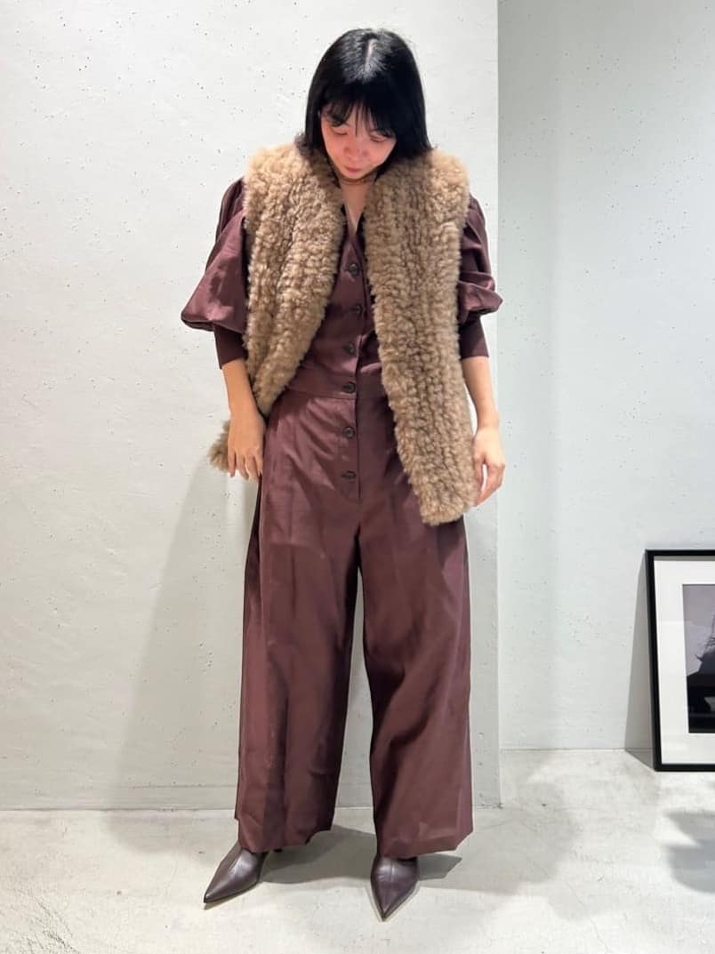 1er Arrondissementのカシミアファーベストを使ったコーディネートを紹介します。｜Rakuten Fashion(楽天ファッション／旧楽天ブランドアベニュー)6297184