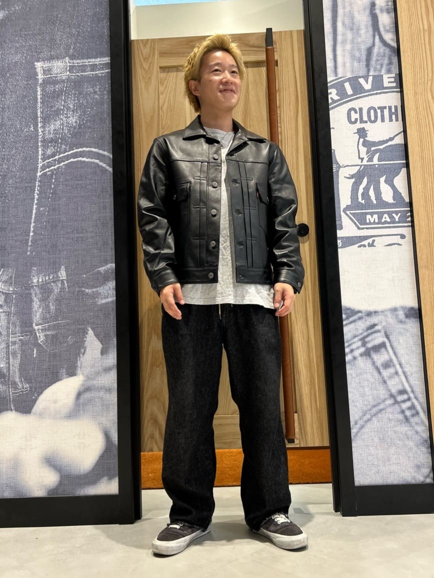 Levi'sのPREMIUM BLACK DENIM SLACKSを使ったコーディネート | Rakuten
