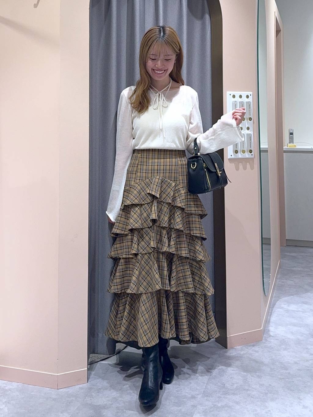 mysty womanのシアー長袖ニットを使ったコーディネートを紹介します。｜Rakuten Fashion(楽天ファッション／旧楽天ブランドアベニュー)6301109