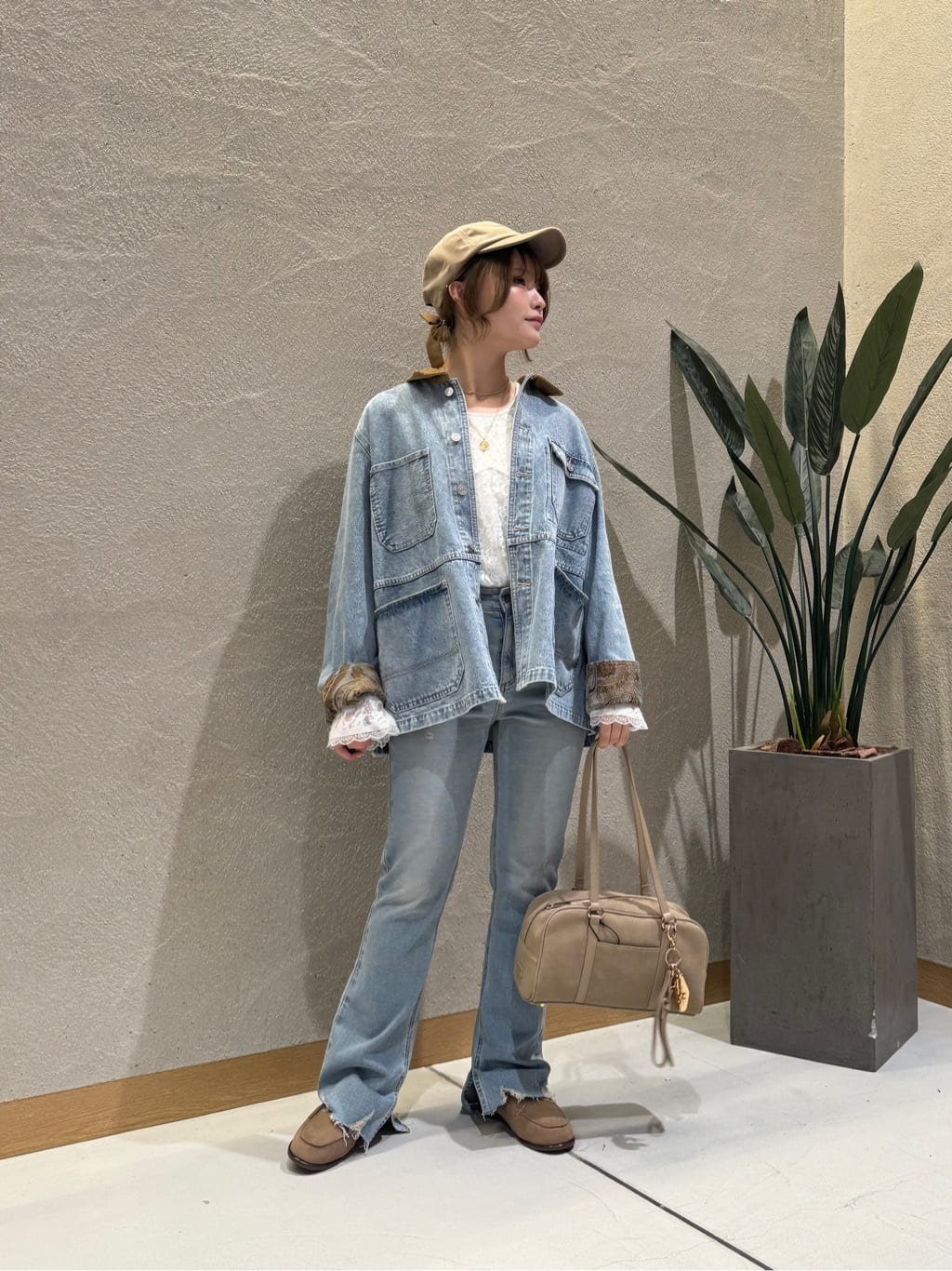 Vinのワークポケットデニムジャケットを使ったコーディネートを紹介します。｜Rakuten Fashion(楽天ファッション／旧楽天ブランドアベニュー)6301218