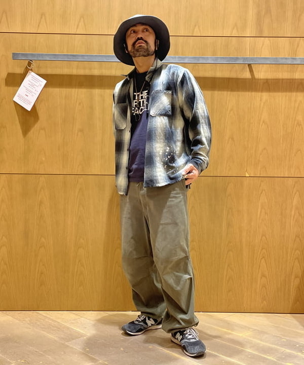 BEAMS HEARTのドリップ フェード ネルシャツを使ったコーディネートを紹介します。｜Rakuten Fashion(楽天ファッション／旧楽天ブランドアベニュー)6301474