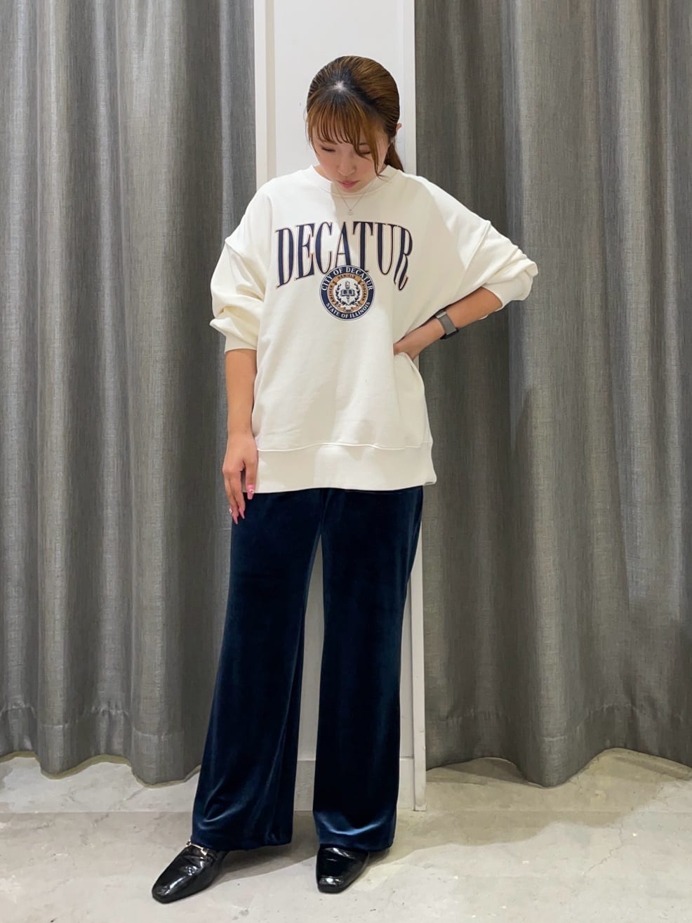 AMERICAN HOLICのカレッジロゴクラックプリント裏毛プルオーバーを使ったコーディネートを紹介します。｜Rakuten Fashion(楽天ファッション／旧楽天ブランドアベニュー)6302225