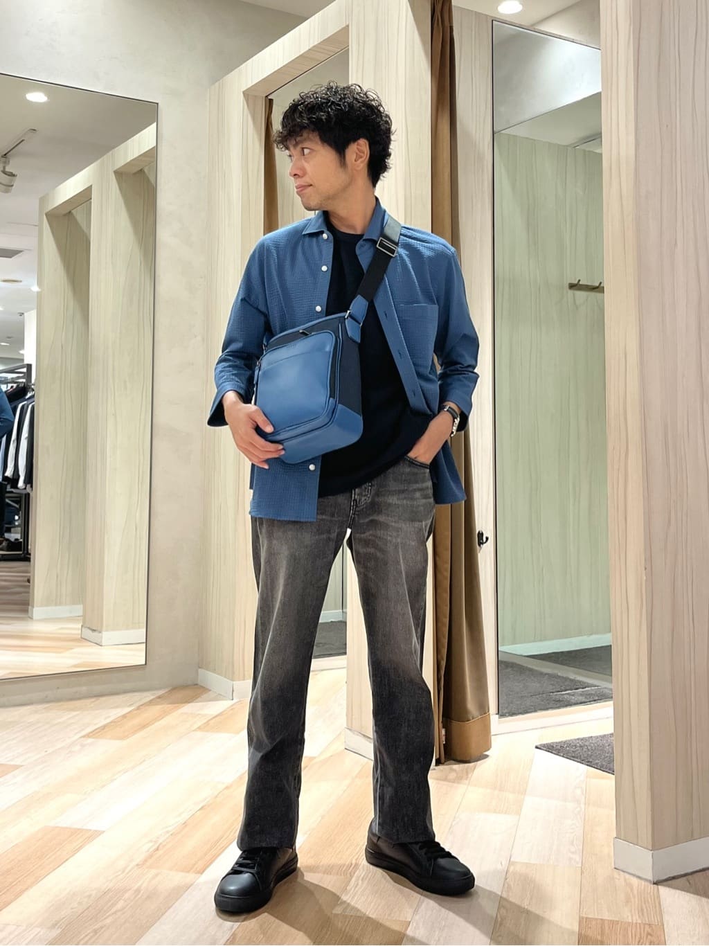 TAKEO KIKUCHIの【抗菌防臭/7分袖】サッカージャージ ストライプシャツを使ったコーディネートを紹介します。｜Rakuten Fashion(楽天ファッション／旧楽天ブランドアベニュー)6305138