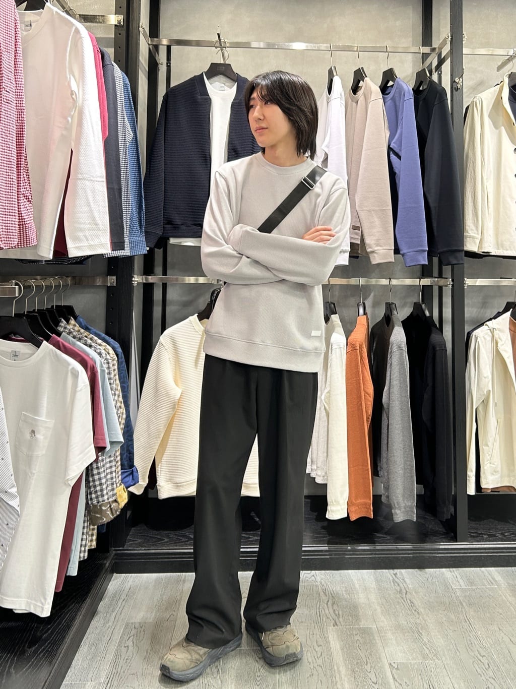 TAKEO KIKUCHIの【尾州織】クルーネック カットソーを使ったコーディネートを紹介します。｜Rakuten Fashion(楽天ファッション／旧楽天ブランドアベニュー)6305991