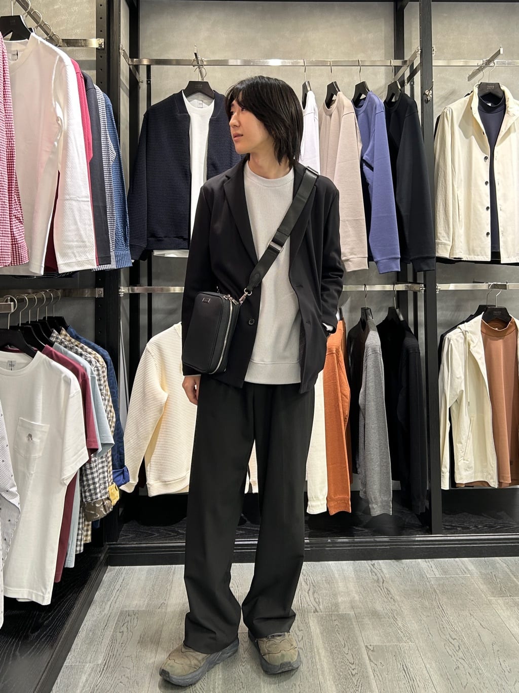 TAKEO KIKUCHIの【JUST ONE LAYER】ダウンファブリック テーラード ジャケットを使ったコーディネートを紹介します。｜Rakuten Fashion(楽天ファッション／旧楽天ブランドアベニュー)6305994